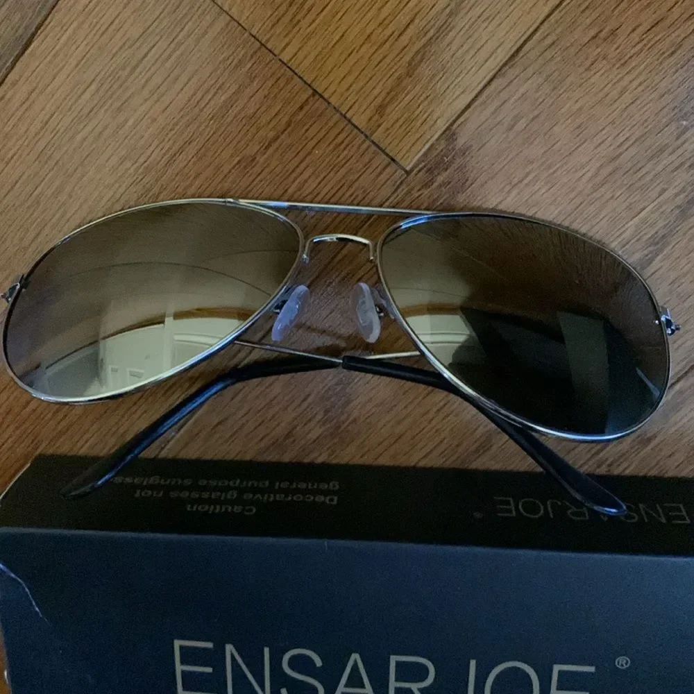 Ensarjoe Men's sunglasses.